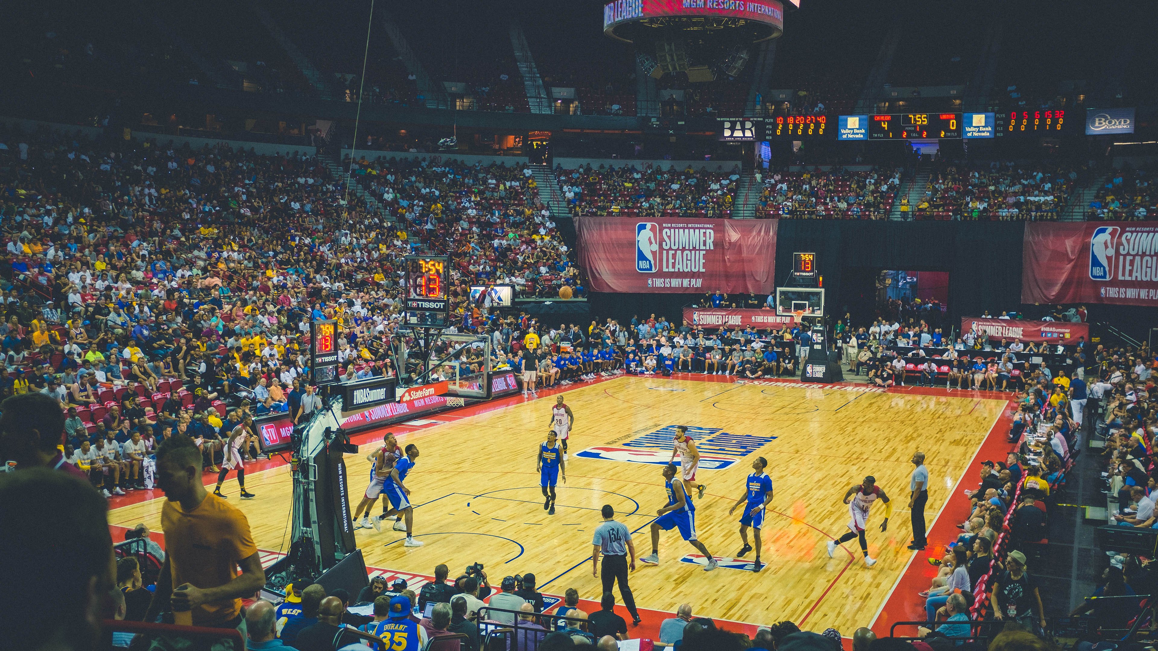 开云真人娱乐官网-生态链创新：电竞直播平台如何布局新一轮竞争，电竞带动直播